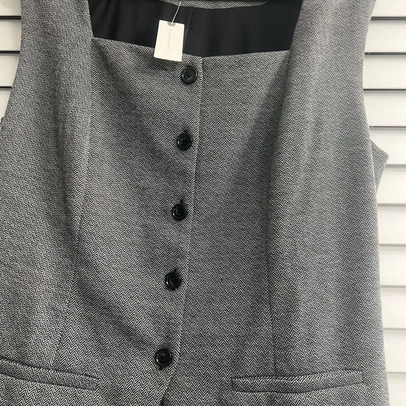 Sunday in Brooklyn- ANTHROPOLOGIE BRAND-VEST P2P 22’ - Picture 2 of 4